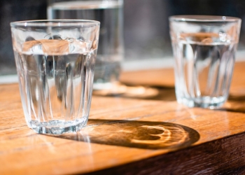 Différence entre eau minérale et eau de source ?